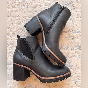 Naturalizer Black Madalynn Gore Ankle Boots